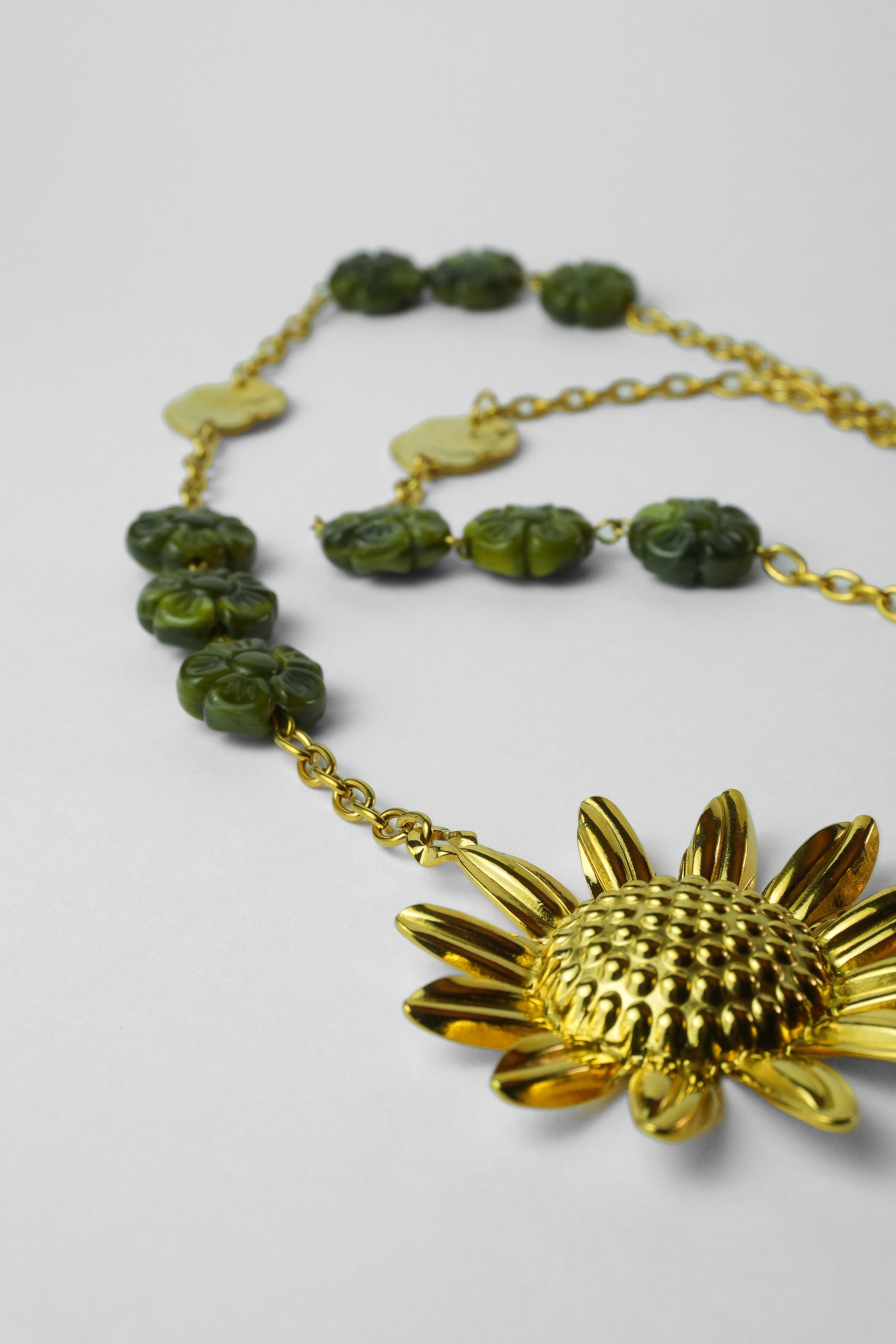 Collier sautoir fleur