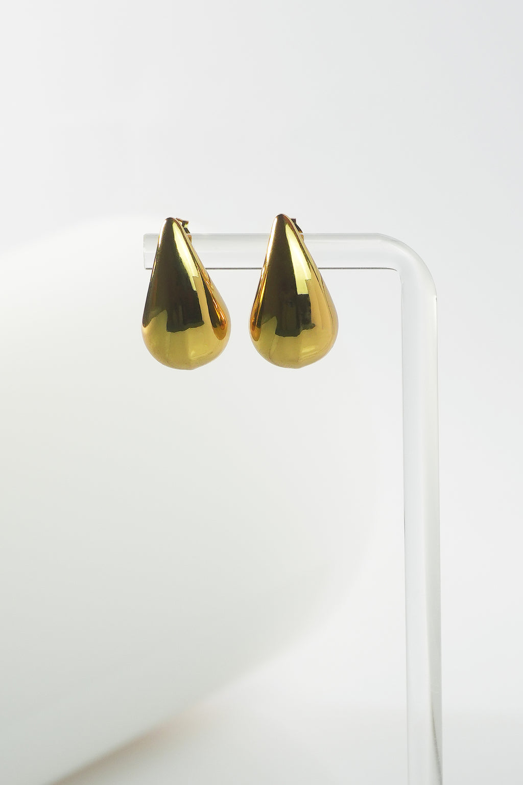 Boucles d'oreilles goutte dorées