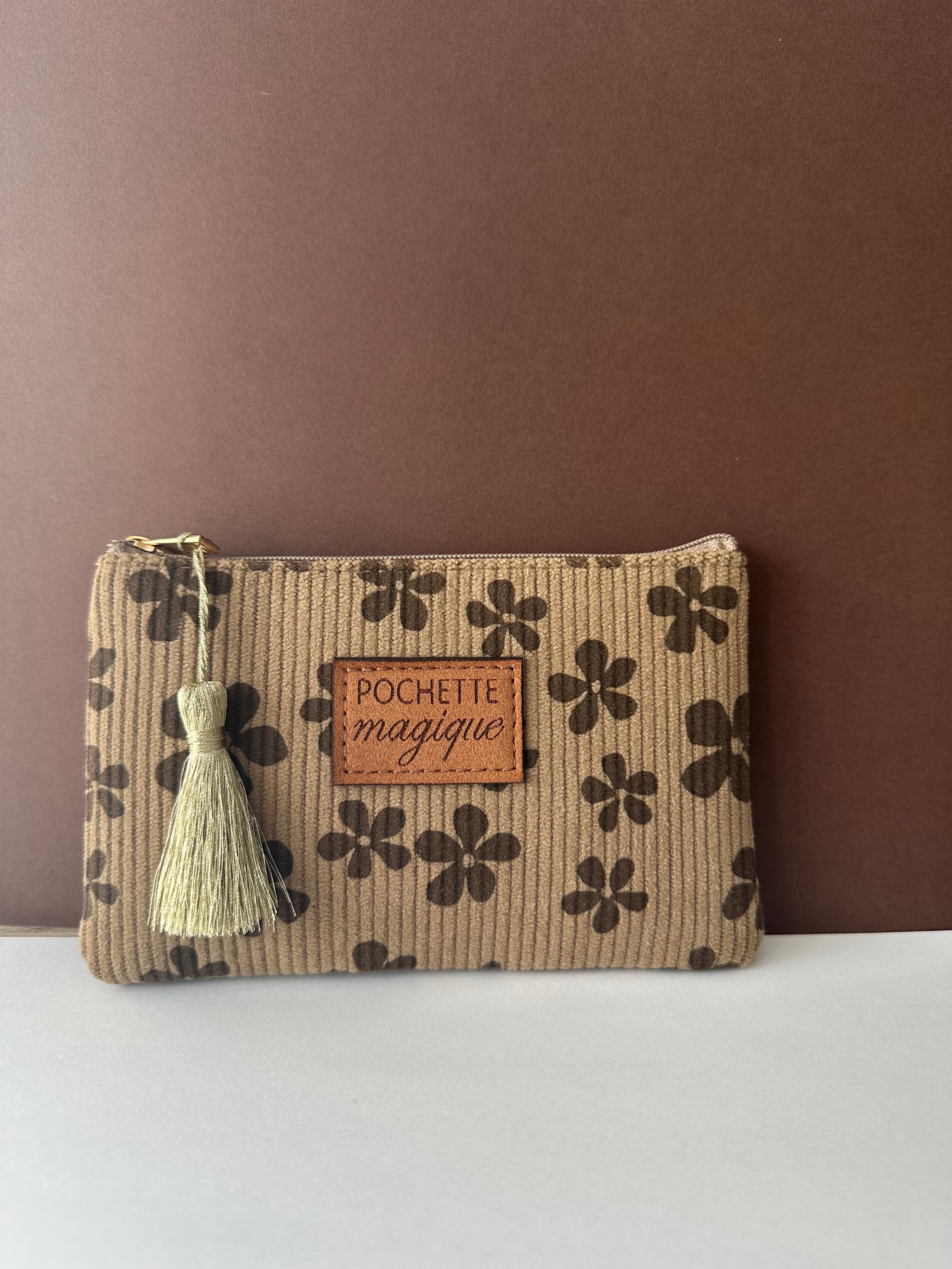 Pochette magique avec fleurs